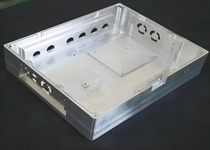 Индивидуально изготовленный корпус: Услуги прецизионной CNC-обработки для металлических и пластиковых корпусов