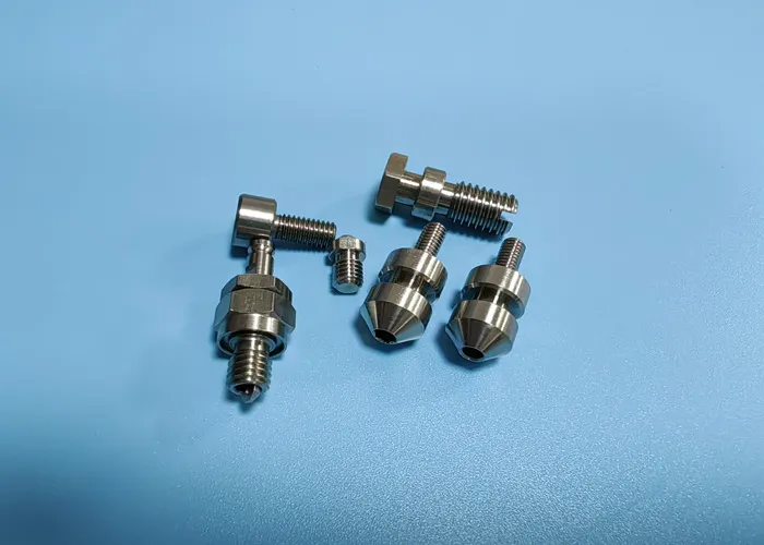 Как профессиональный производитель болтов и гаек из нержавеющей стали обеспечивает точность и надежность для промышленных OEM-производителей